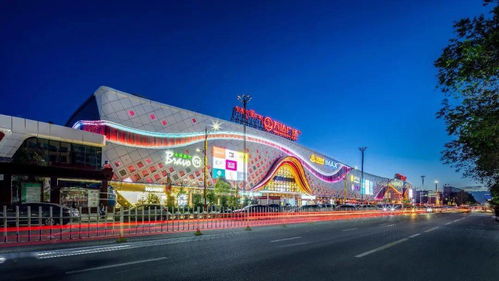 走進(jìn)國內(nèi)海拔最高的萬達(dá)廣場,看看它到底有多美