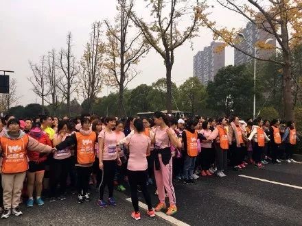 杭州首屆國際女子馬拉松開跑 這場高顏值賽事,選手跑出了 優雅 的態度